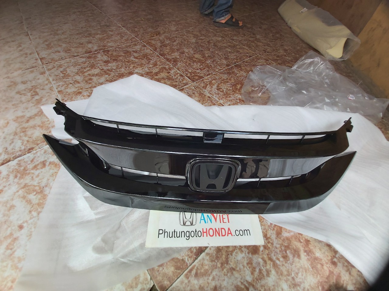 Mặt ca lăng xe Honda CIVIC 2018